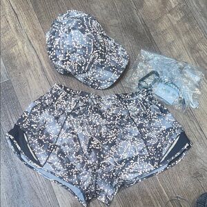 Lululemon Hotty Hot Low-Rise Lined Short 2.5" *Reflective